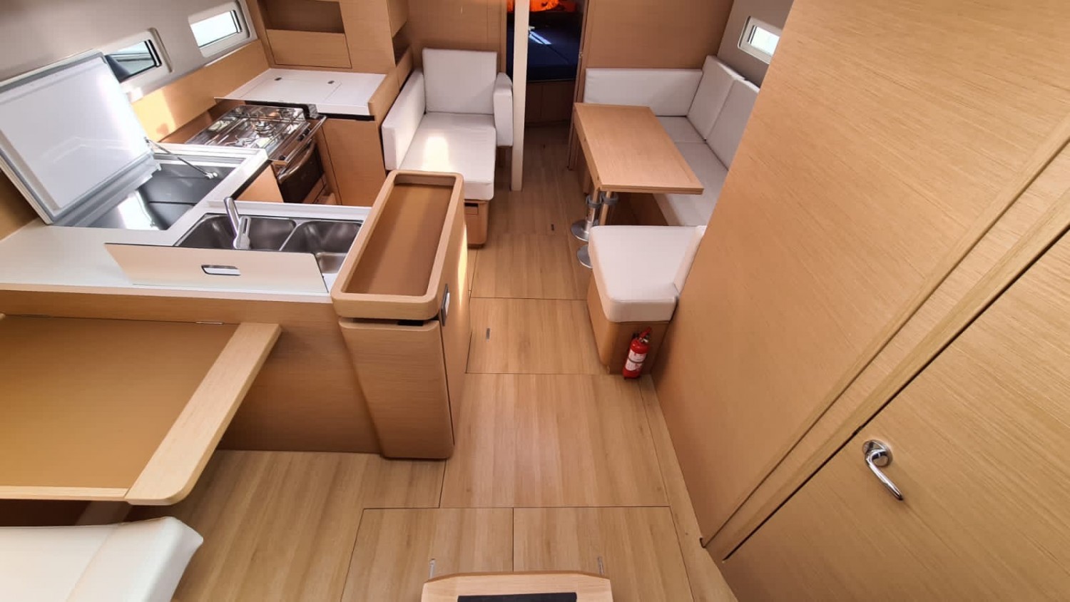 slider 2 Jeanneau Sun Odyssey 410